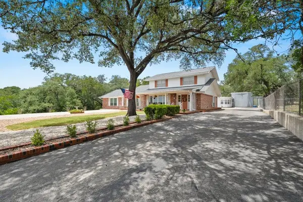 699 Floral Ave, New Braunfels, TX 78130