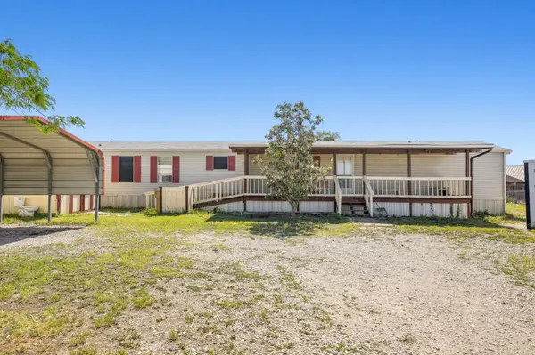 4818 Young Oak, Elmendorf, TX 78112