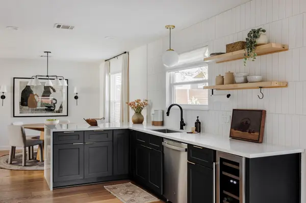 7402 Whistlestop DR, Austin, TX 78749