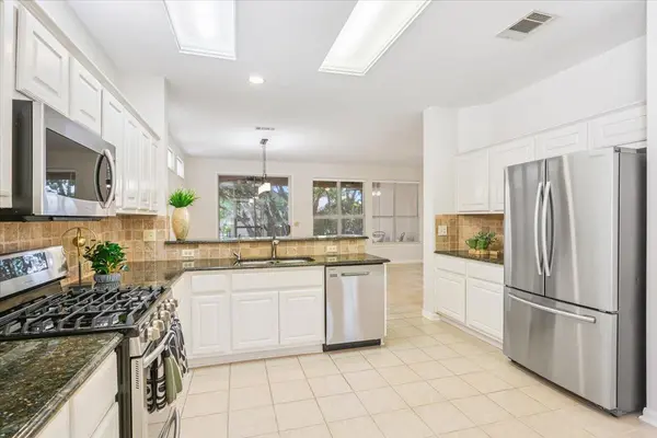 281 Whispering Wind DR, Georgetown, TX 78633