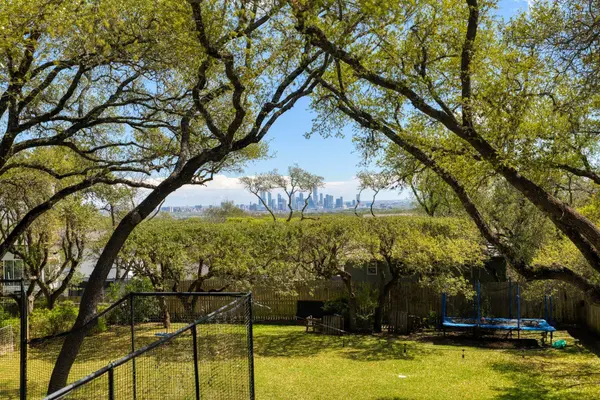 205 Mcconnell DR,  West Lake Hills,  TX 78746