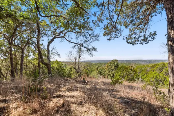 411 Circle DR, Wimberley, TX 78676