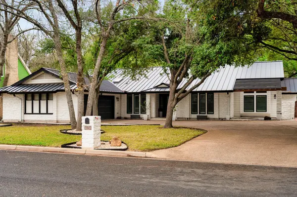 10218 Braemar DR, Austin, TX 78747