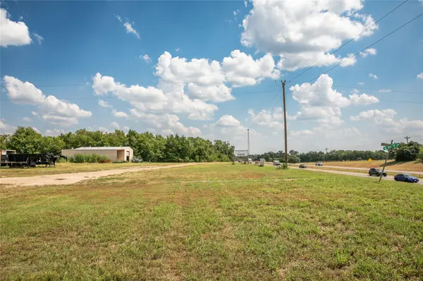 30 Red Tip LN,  Brenham,  TX 77833