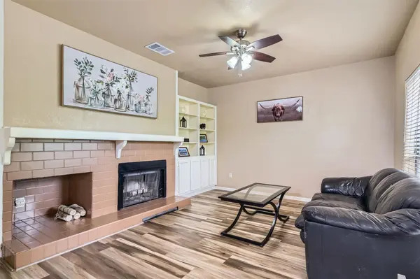 2901 San Jacinto BLVD #205, Austin, TX 78705