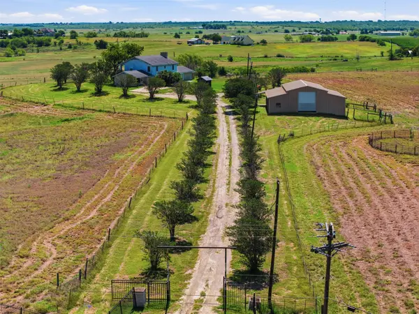 1151 County Road 458, Coupland, TX 78615