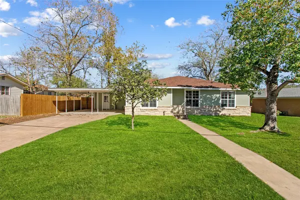 347 Monroe ST,  Giddings,  TX 78942