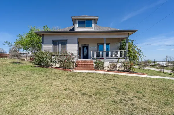 300 Herrin ST,  Coupland,  TX 78615