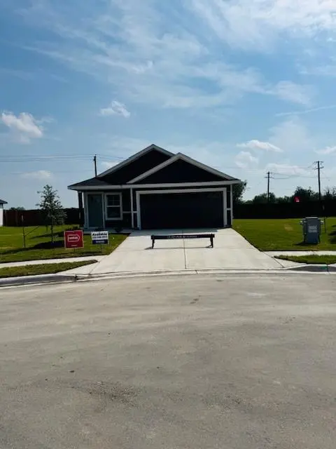 305 Ebbsfleet DR, Uhland, TX 78640