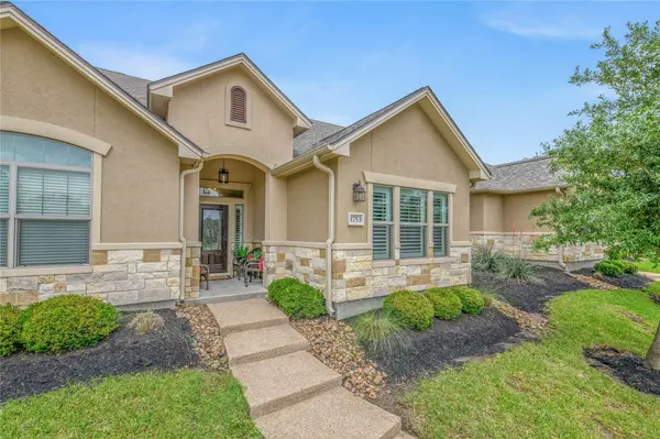 1753 Summit Crossing LN, College Station, TX 77845