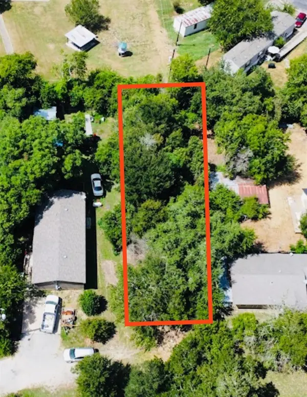 901 Perez ST, Lockhart, TX 78644