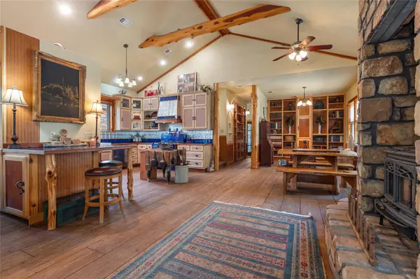 136 Red Fox LN,  Bastrop,  TX 78602