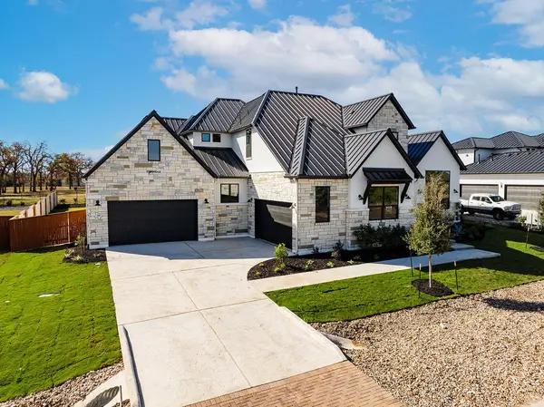 288 Crosswater LN, Dripping Springs, TX 78620
