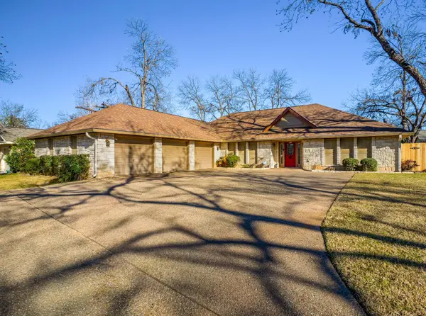 330 Columbine ST, Meadowlakes, TX 78654