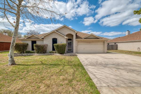 513 Mockingbird LN, Lockhart, TX 78644
