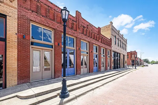 207 E Clark ST,  Bartlett,  TX 76511