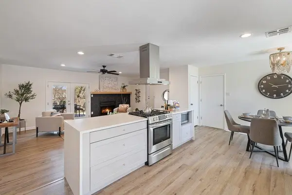 300 Clearday DR, Austin, TX 78745