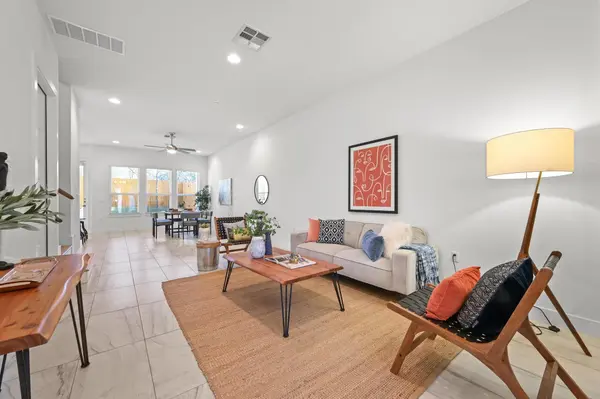 8922 Menchaca RD #303,  Austin,  TX 78748