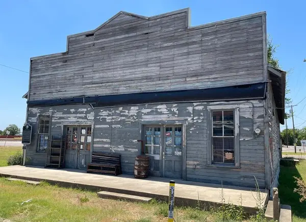 413 W Batte ST, Cameron, TX 76520