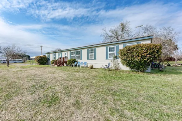 412 Carver ST,  Lockhart,  TX 78644