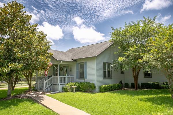 401 N Colorado ST,  Burton,  TX 77835
