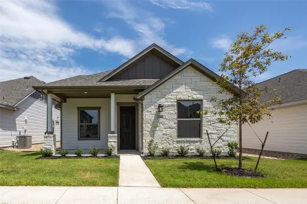 324 Orleanian DR, Buda, TX 78610