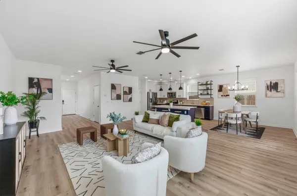 292 Wapiti RD, Buda, TX 78610