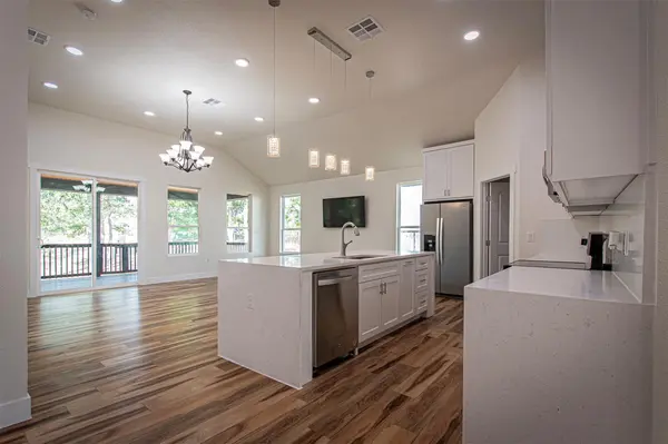 106 Passion Vine RD, Dale, TX 78616