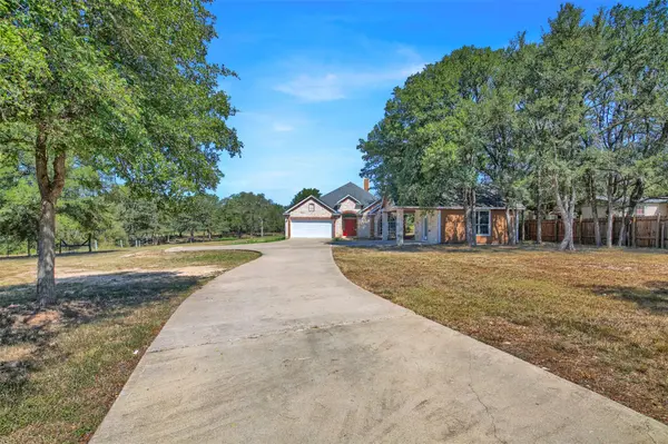 230 Heritage Oaks DR,  Cedar Creek,  TX 78612