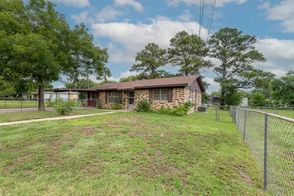 504 N Echols ST, Caldwell, TX 77836