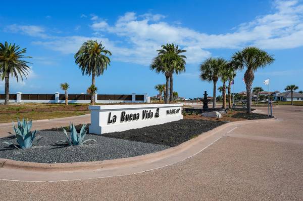 36 La Buena Vida DR, Aransas Pass, TX 78336