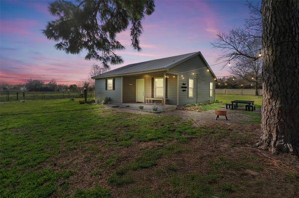 540 W Avenue I ST,  Milano,  TX 76556