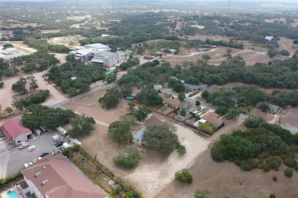 172 San Saba CT,  Blanco,  TX 78606