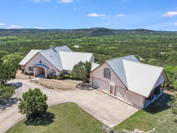 140 Oak Terrace DR, Wimberley, TX 78676