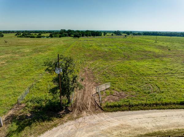 6495 Tract B Gander Slough RD, Kingsbury, TX 78638