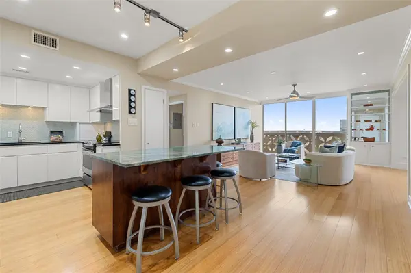 1801 Lavaca ST #13EF, Austin, TX 78701