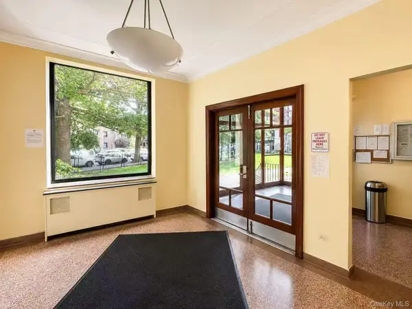 150-29 72nd RD #5K, Flushing, NY 11367