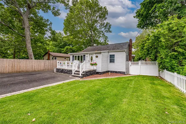 122 Church DR, Mastic Beach, NY 11951
