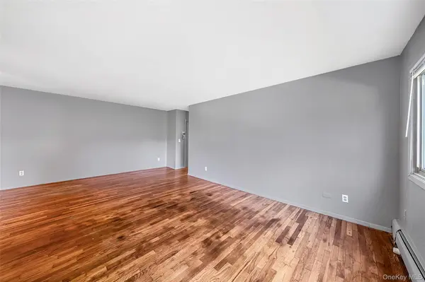 2397 union blvd #8a, Islip, NY 11751