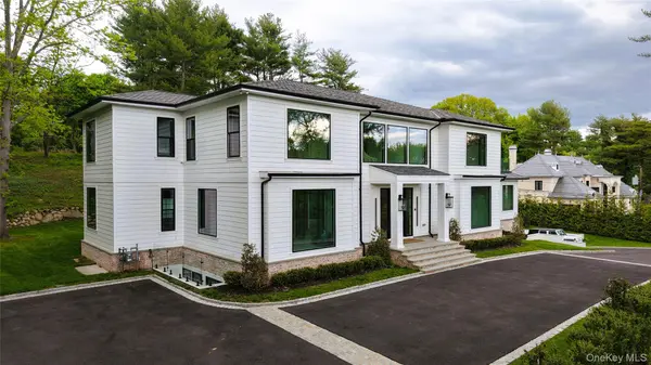 28 Rolling Hill RD, Old Westbury, NY 11568