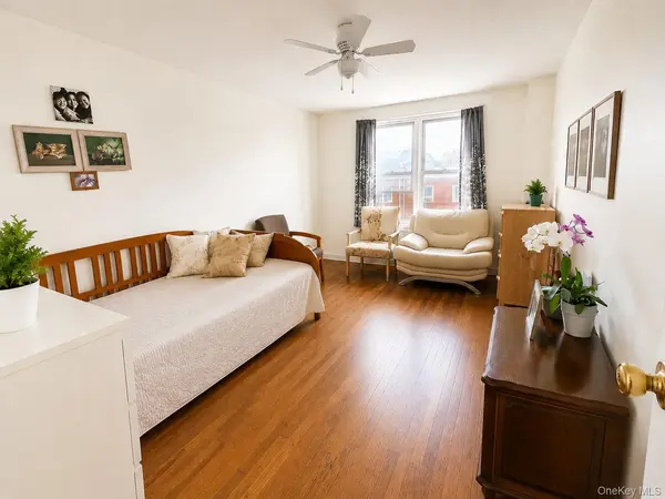 59-21 Calloway ST #4T, Corona, NY 11368
