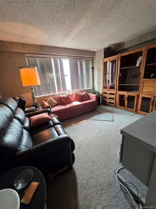 18-05 215th ST #5D, Bayside, NY 11360