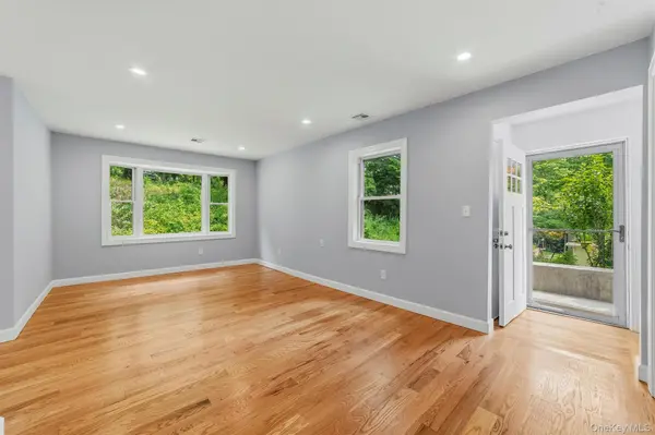 4 Narcissus DR, Mahopac, NY 10541