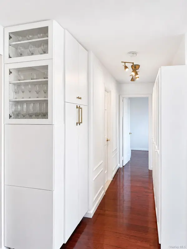 3749 81st ST #7D, Jackson Heights, NY 11372