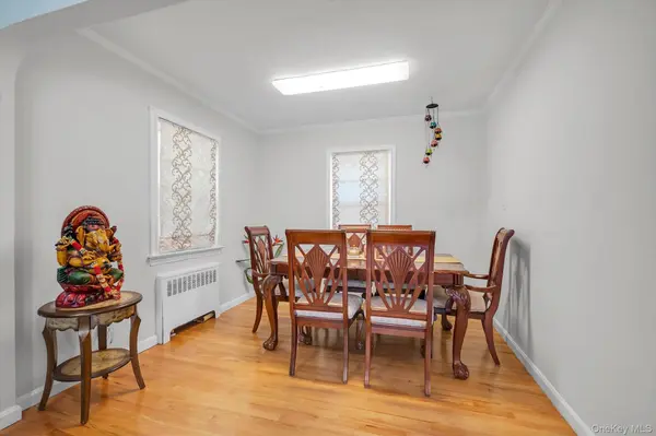 276 85th AVE, Floral Park, NY 11001