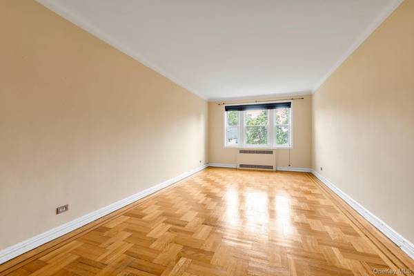 55 Grand AVE #2A, Rockville Centre, NY 11570