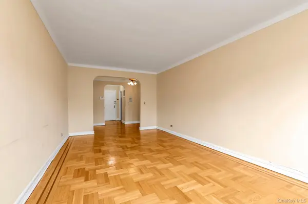 55 Grand AVE #2A, Rockville Centre, NY 11570