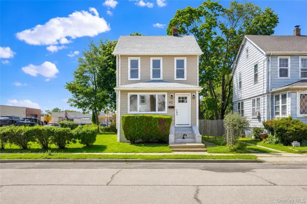 42 Satterie AVE, Valley Stream, NY 11580