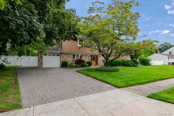 9 Donald DR, Old Bethpage, NY 11804