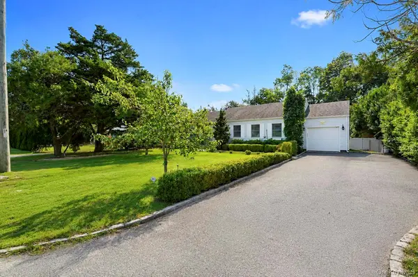 241 Riverside DR, Riverhead, NY 11901